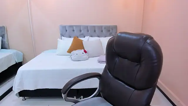 Bela Craxkerr online show from 04-13-26, 12:43