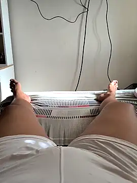 Snapshot of melzinhab23 chatting on 02-25-26, 10:25 melzinhab23 online show from 02-25-26, 10:25