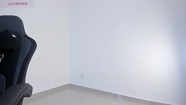 skinnyy  16 online show from 03-07-26, 09:39