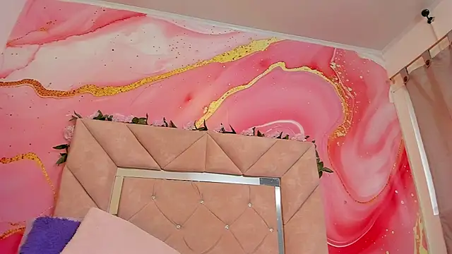 sweet  luna   online show from 04-25-26, 01:41