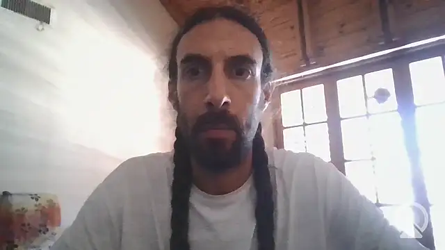 Snapshot of aircum99 chatting on 01-18-26, 05:39 aircum99 online show from 01-18-26, 05:39