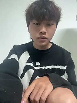 xiaohuangren01 online show from 04-28-26, 05:56