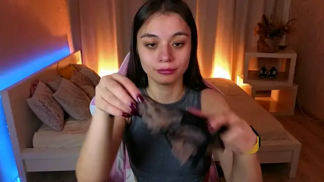 Kim Bless online show from 04-28-26, 01:59