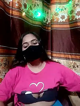 Snapshot of Red-Bird2 chatting on 03-08-26, 01:36 Red-Bird2 online show from 03-08-26, 01:36