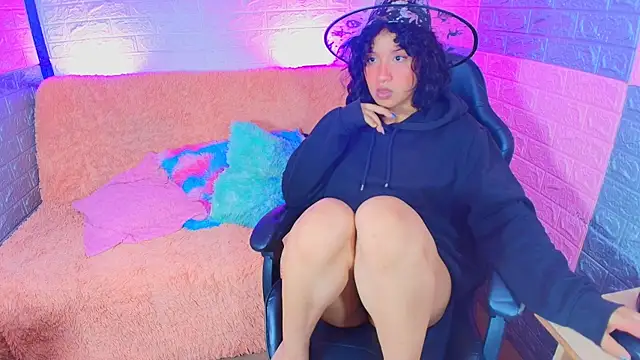 hotcakes uwu online show from 05-15-26, 04:41