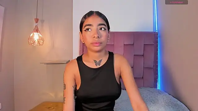 Scarlet Vixen  online show from 04-15-26, 12:34