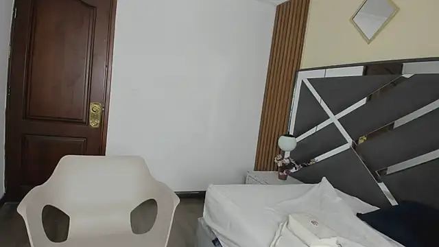 Ambarross  online show from 02-10-26, 01:04