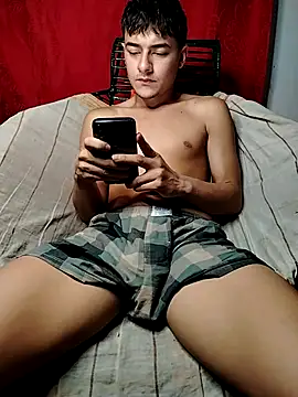 Snapshot of attractive-sexx chatting on 02-15-26, 01:20 attractive-sexx online show from 02-15-26, 01:20