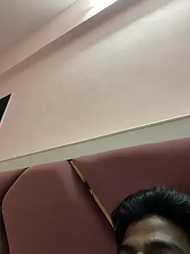 Snapshot of Yourdhiraj chatting on 02-28-26, 06:09 Yourdhiraj online show from 02-28-26, 06:09