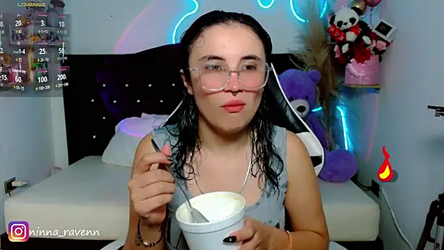 AriaDark online show from 04-26-26, 10:07