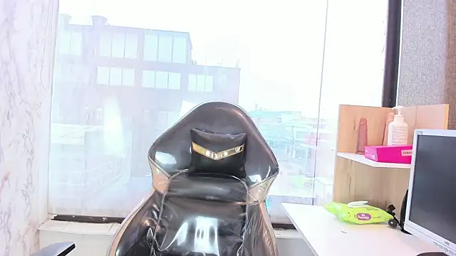 VanessaDoofenshmirtz online show from 04-25-26, 02:03