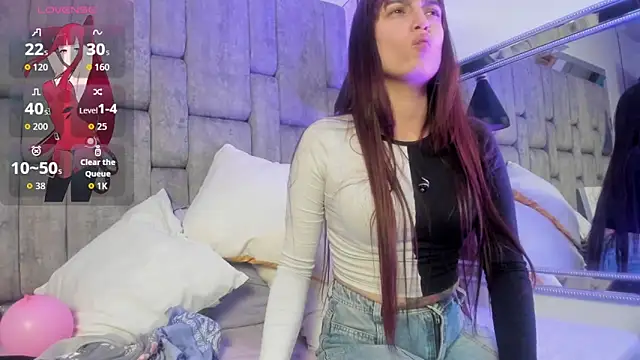 JenniQ69 online show from 06-06-26, 07:40