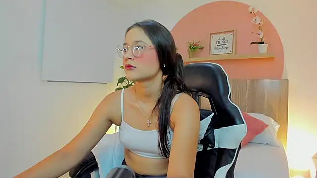 ivette swan online show from 04-18-26, 07:51