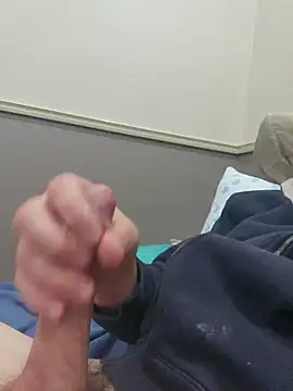 Snapshot of heeeman2 chatting on 01-18-26, 10:35 heeeman2 online show from 01-18-26, 10:35