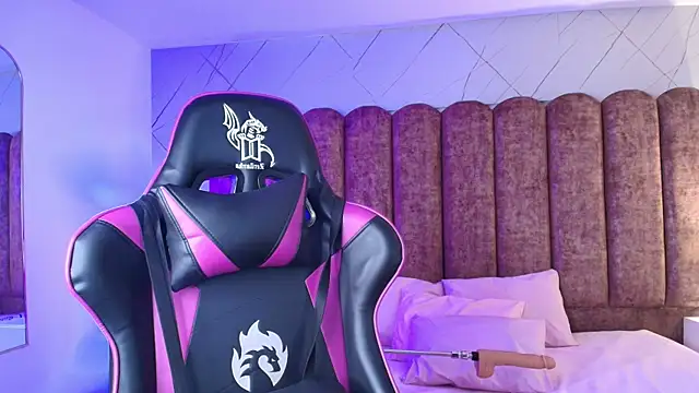 ShadowLune online show from 03-08-26, 08:12