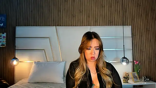 Xara Shadow online show from 04-16-26, 11:29