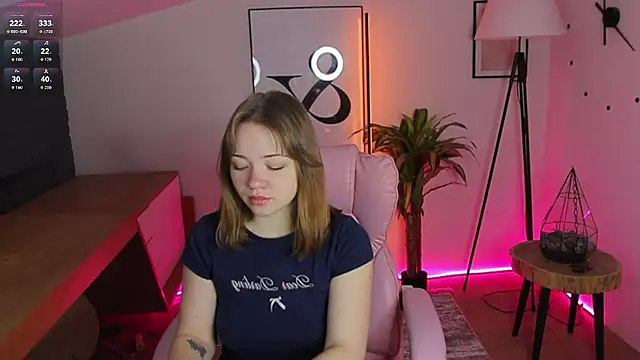 Kiss Moon online show from 03-05-26, 06:53