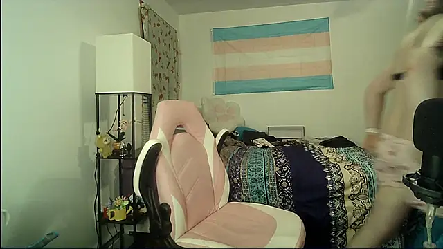Snapshot of VanFairy526 chatting on 05-13-26, 10:01 VanFairy526 online show from 05-13-26, 10:01