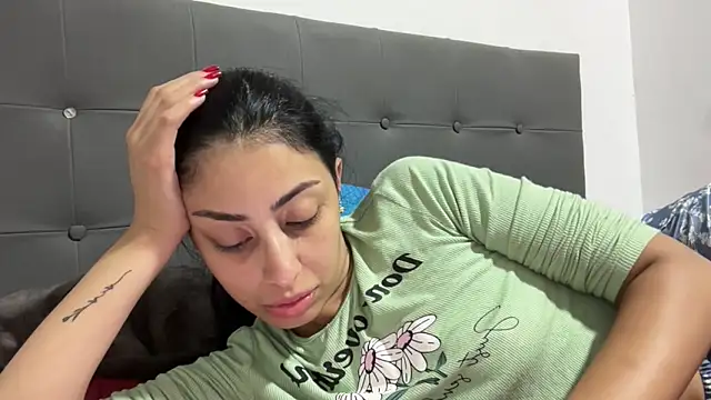 AbrilSantosxo online show from 05-22-26, 01:06