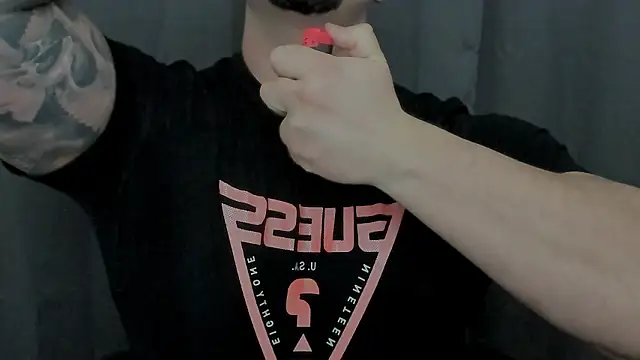 Snapshot of TONYWILSONN chatting on 03-08-26, 04:27 TONYWILSONN online show from 03-08-26, 04:27