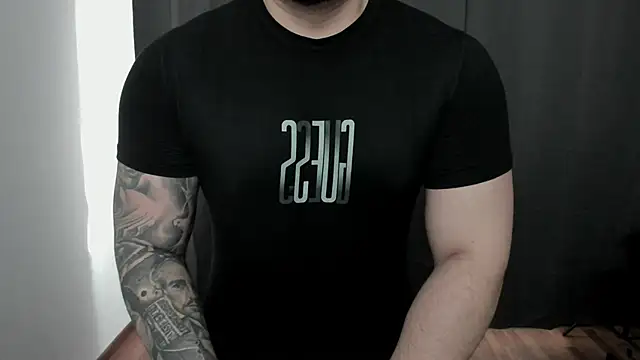 Snapshot of TONYWILSONN chatting on 03-09-26, 06:28 TONYWILSONN online show from 03-09-26, 06:28