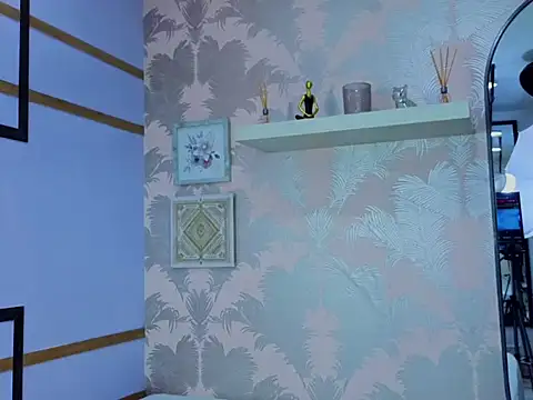 Snapshot of Emma_Thompssonn chatting on 02-08-26, 11:57 Emma Thompssonn online show from 02-08-26, 11:57