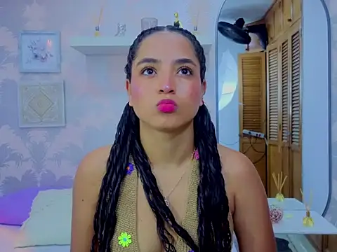 Snapshot of Emma_Thompssonn chatting on 03-13-26, 11:50 Emma Thompssonn online show from 03-13-26, 11:50