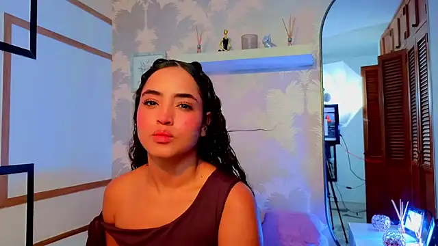 Snapshot of Emma_Thompssonn chatting on 07-09-26, 12:09 Emma Thompssonn online show from 07-09-26, 12:09