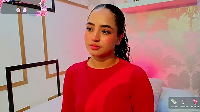 Snapshot of Emma_Thompssonn chatting on 07-20-26, 12:07 Emma Thompssonn online show from 07-20-26, 12:07
