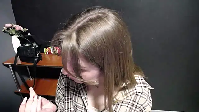 Snapshot of Sunny_siren chatting on 05-04-26, 12:34 Sunny siren online show from 05-04-26, 12:34