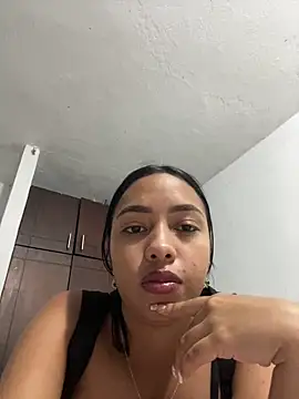 Alannarose06 online show from 03-12-26, 10:16