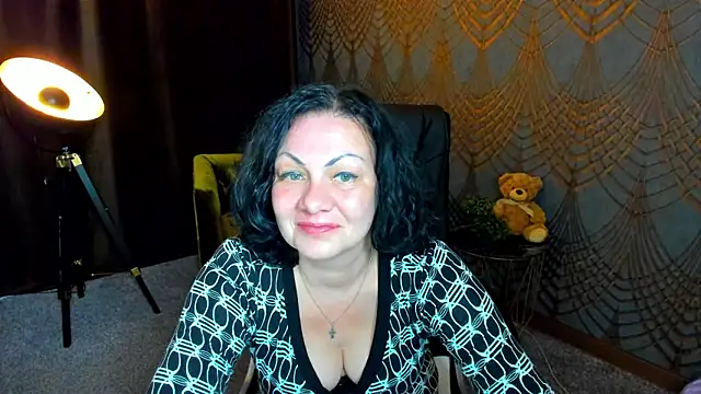 IrissMoon online show from 06-11-26, 02:53