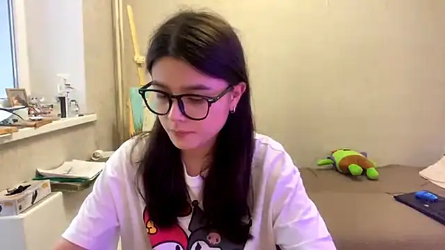 Snapshot of SaintMari chatting on 06-12-26, 02:16 SaintMari online show from 06-12-26, 02:16