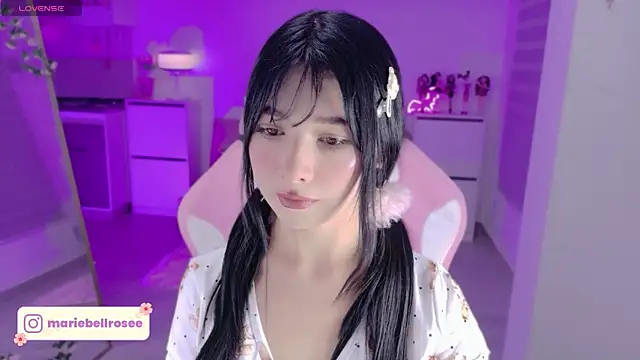 Snapshot of Blush_Marie chatting on 04-28-26, 11:32 Blush Marie online show from 04-28-26, 11:32