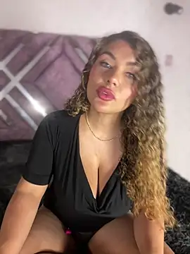 TianaRios Pink online show from 03-08-26, 12:08