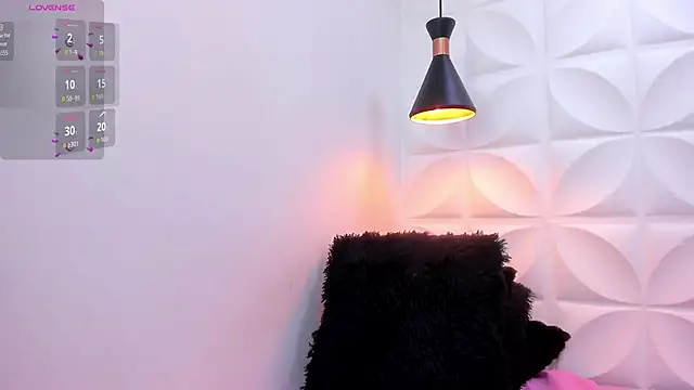 Snapshot of zaira_skinny chatting on 06-12-26, 04:17 zaira skinny online show from 06-12-26, 04:17