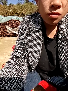 Snapshot of Hari-saka chatting on 01-17-26, 06:51 Hari-saka online show from 01-17-26, 06:51