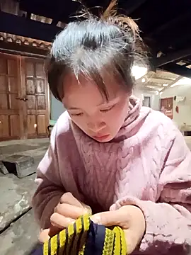 Snapshot of Hari-saka chatting on 03-04-26, 03:01 Hari-saka online show from 03-04-26, 03:01