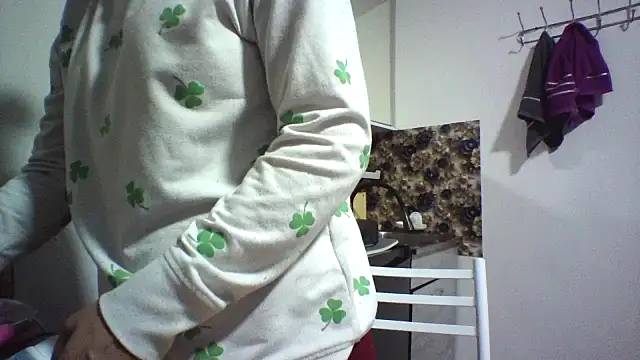 Snapshot of bella2322 chatting on 02-09-26, 04:44 bella2322 online show from 02-09-26, 04:44