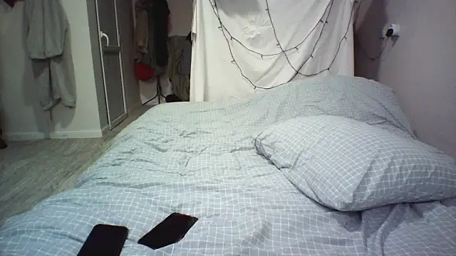 Snapshot of bella2322 chatting on 02-15-26, 11:41 bella2322 online show from 02-15-26, 11:41