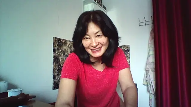 Snapshot of bella2322 chatting on 03-08-26, 03:54 bella2322 online show from 03-08-26, 03:54