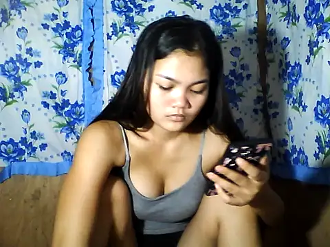 PinaySkinnyJust18 online show from 04-30-26, 09:52