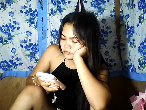 PinaySkinnyJust18 online show from 05-05-26, 11:35