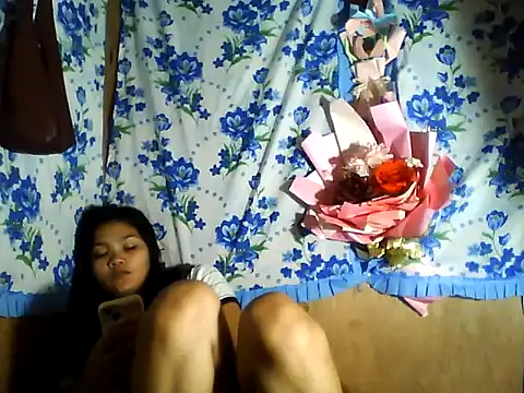 PinaySkinnyJust18 online show from 05-23-26, 02:06