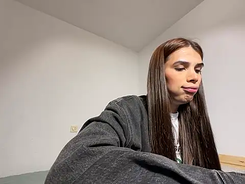 Lily WellGifted online show from 05-18-26, 08:14