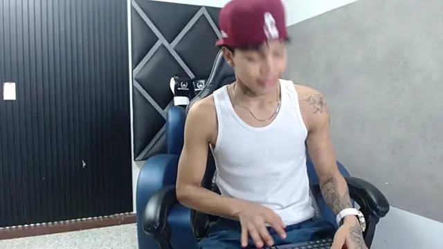 Dogan Renzo0 online show from 02-04-26, 07:42