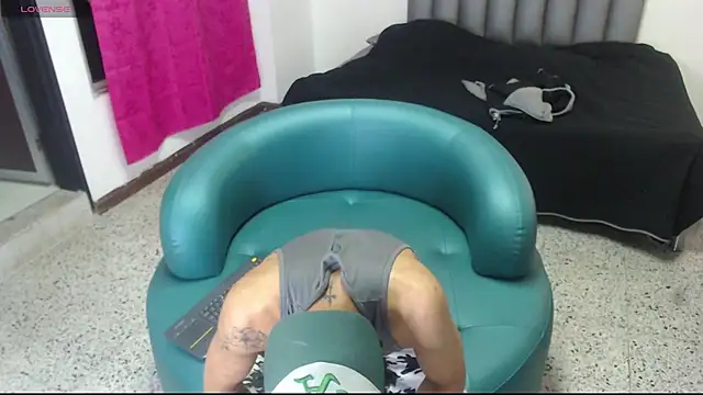 Dogan Renzo0 online show from 03-10-26, 11:37