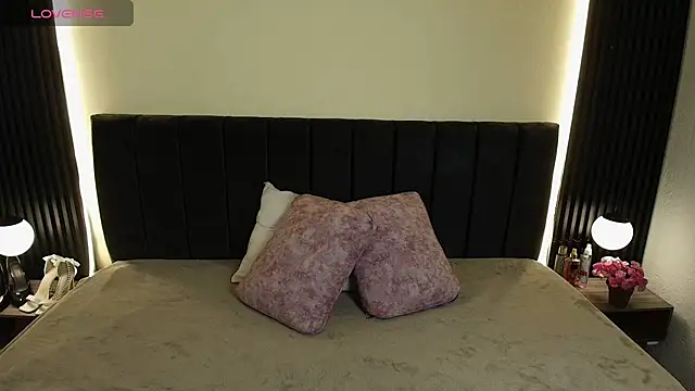 IvonneRoss  online show from 03-26-26, 12:11