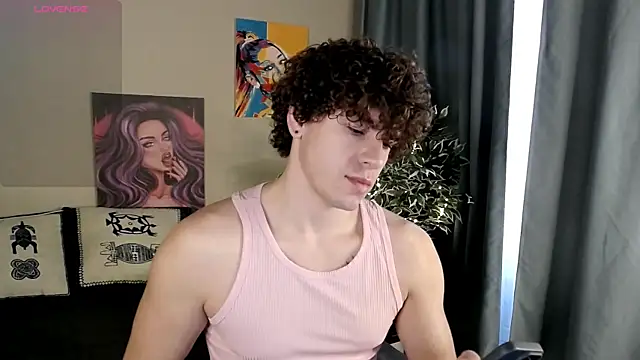 Snapshot of TylerGibson chatting on 05-12-26, 03:25 TylerGibson online show from 05-12-26, 03:25