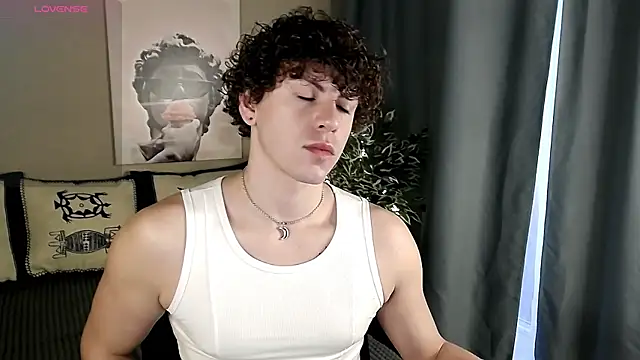 Snapshot of TylerGibson chatting on 05-16-26, 02:52 TylerGibson online show from 05-16-26, 02:52